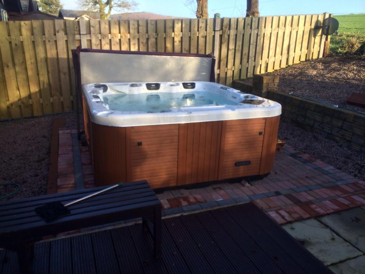 Woodburn Lodges Dumfries Exterior photo